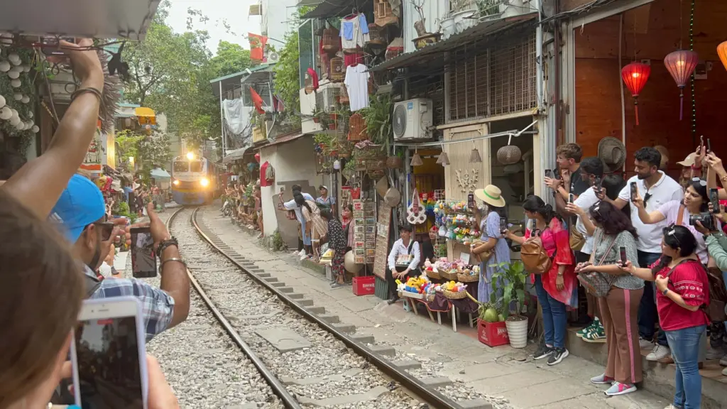 Soleil Boutique Hotel Hanoi Train Street